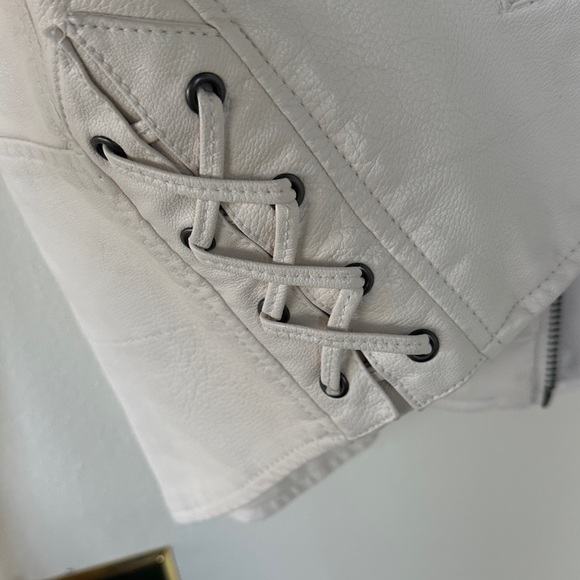 Guess Women's Cream Faux Leather Jacket - Picture 5 of 7